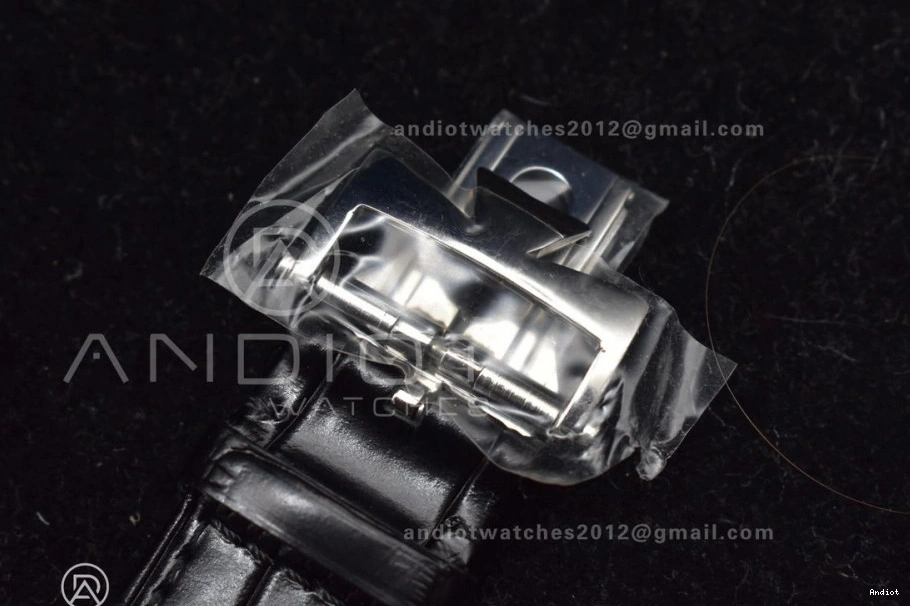 Rubber Overseas Strap Black on SS Black Dial 8F Maker 0317